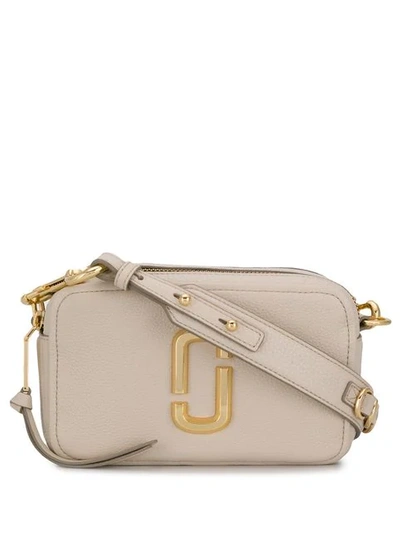 MARC JACOBS SOFTSHOT CROSS BODY BAG - 大地色