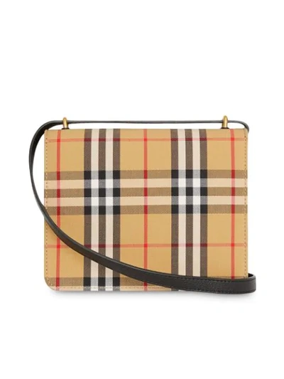 Shop Burberry Kleine Handtasche Mit D-schnalle In Yellow