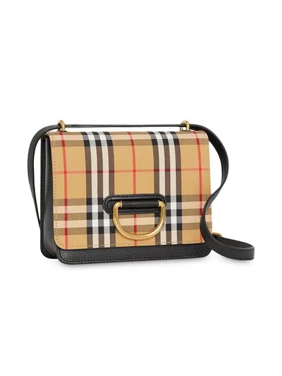 Shop Burberry Kleine Handtasche Mit D-schnalle In Yellow