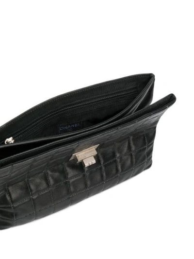 Pre-owned Chanel 2000 2.55 Quilted Shoulder Bag In Black