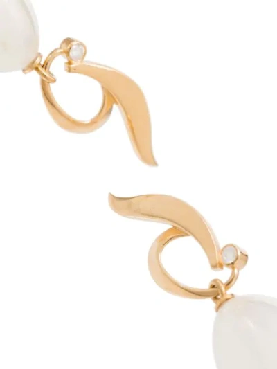 Shop Apples & Figs 24kt Vergoldete 'vanity Of The Pearl' Ohrringe In Gold