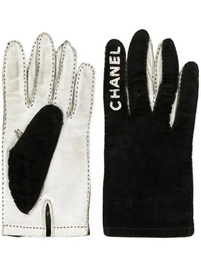 Pre-owned Chanel 1994-1995 Logos Gloves In Silver