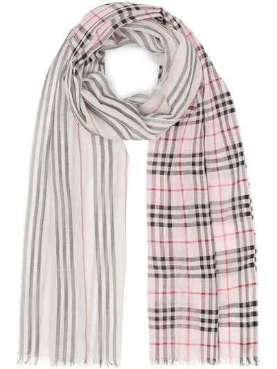 BURBERRY ICON STRIPE AND VINTAGE CHECK WOOL SILK SCARF - 粉色