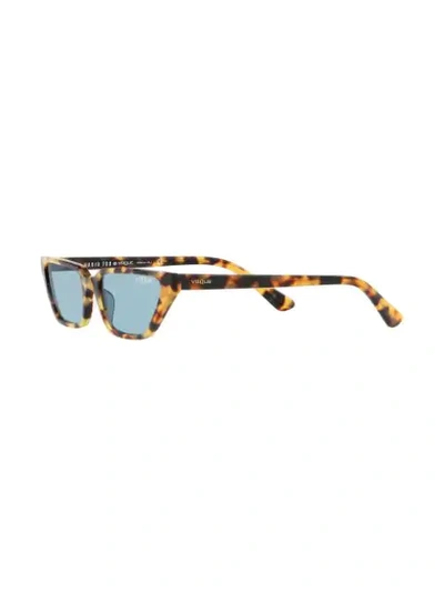 Shop Vogue Eyewear X Gigi Hadid Sonnenbrille In Brown