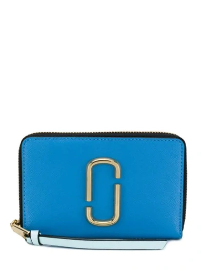 Shop Marc Jacobs Small Zip Around Wallet In Blue