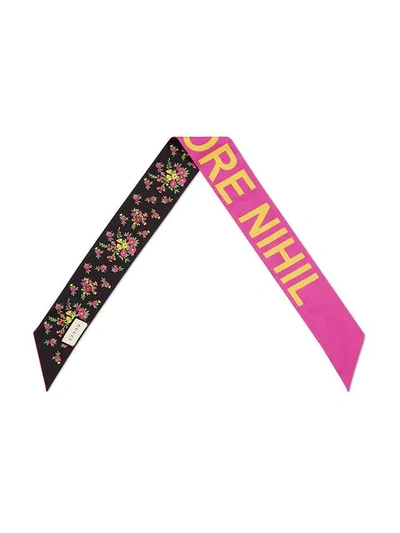 Shop Gucci "sine Amore Nihil" Print Silk Neck Bow In Pink