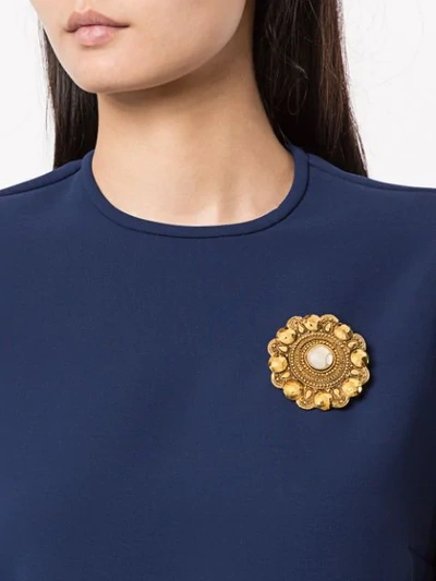 Pre-owned Chanel Flower Embossed Brooch In Gold