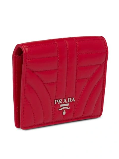 Shop Prada Portemonnaie Mit Logo In Red