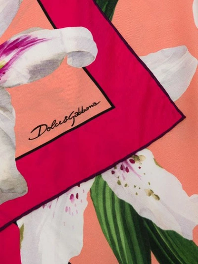 Shop Dolce & Gabbana Halstuch Mit Lilien-print In Pink