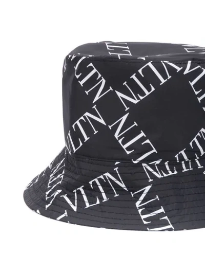 VALENTINO VLTN GRID PRINT BUCKET HAT - 黑色