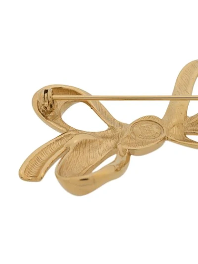 Pre-owned Givenchy Bow-shaped Pin Brooch In Gold