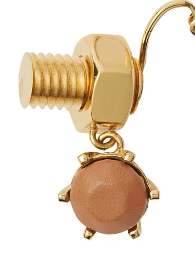 Shop Burberry Ohrringe Im Schraube-design In Nutmeg/light Gold