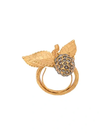 Shop Oscar De La Renta Berry Pearl Ring In Gold