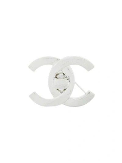 Pre-owned Chanel Logo Brooch In Metallic