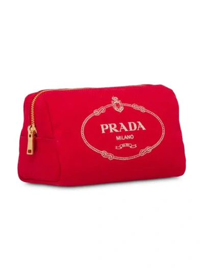 Shop Prada Kosmetiktasche Mit Logo-print In Red