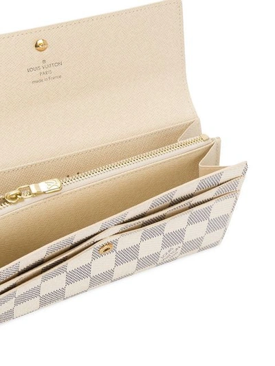 Pre-owned Louis Vuitton Portefeuilles Sarah Purse In White