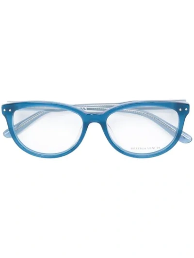 Shop Bottega Veneta Round Frame Glasses In Blue