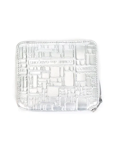 Comme Des Garçons Embossed-logo Wallet In Grey