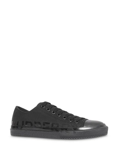 Shop Burberry Gabardine-sneakers Mit Logo In Black