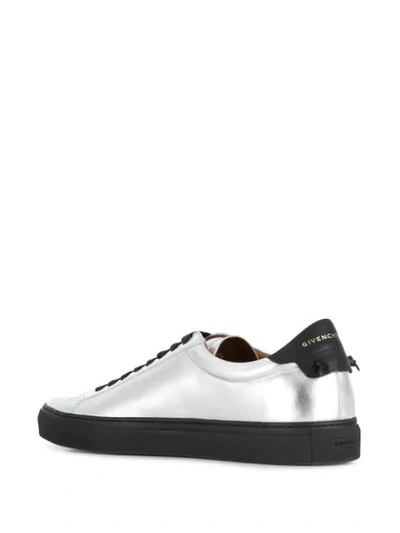 GIVENCHY LACE UP SNEAKERS - 银色