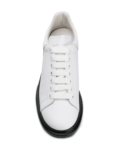 ALEXANDER MCQUEEN OVERSIZED SNEAKERS - 白色