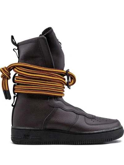 NIKE SF AF1 HI SNEAKERS - 棕色