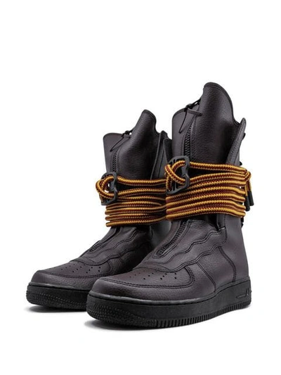 NIKE SF AF1 HI SNEAKERS - 棕色