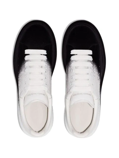 ALEXANDER MCQUEEN OVERSIZED GRADIENT SNEAKERS - 白色