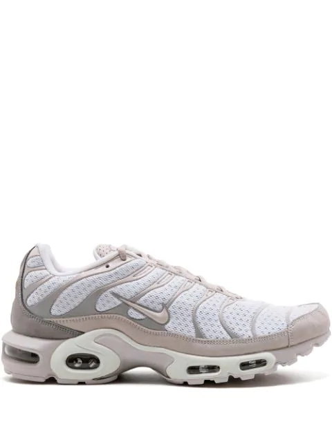 nike air max plus pearl pink