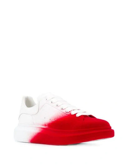 ALEXANDER MCQUEEN OVERSIZED GRADIENT SNEAKERS - 白色