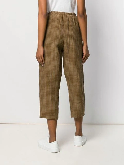 Apuntob Cropped Checked Trousers In Brown