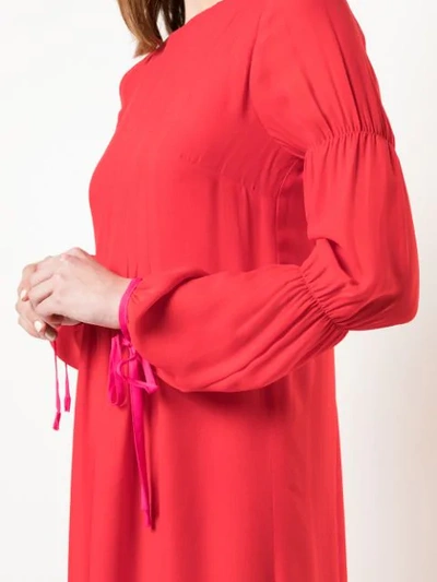 Shop Cynthia Rowley Gestuftes Midikleid In Red