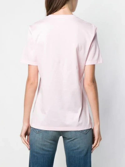 Shop Versace T-shirt Mit Logo In Pink