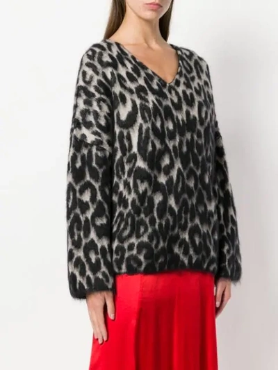 Shop Stella Mccartney Pullover Mit Leoparden-print In 8490 Bone/black