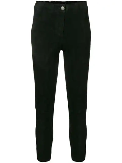 slim-fit cropped trousers