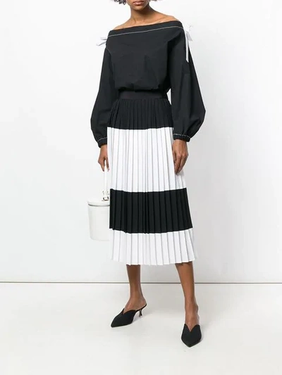 Shop Mantù Colour Contrast Pleated Skirt In Black