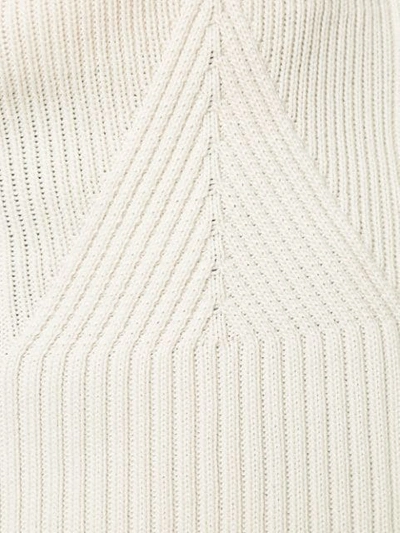 Shop Ujoh Schulterfreier Pullover In White