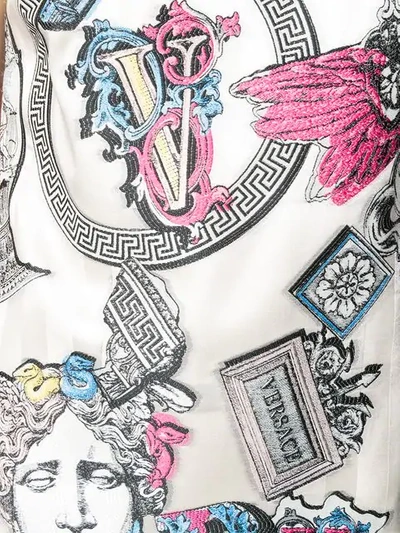 Shop Versace Kleid Mit Alphabet-print - Weiss In White