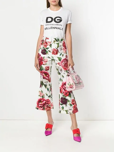 Shop Dolce & Gabbana Peony Print Cropped Trousers In Har40 Peonie Fdo Panna