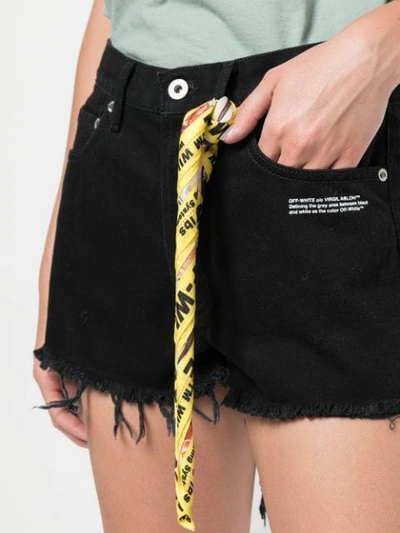 OFF-WHITE TWISTED SCARF DETAILED DENIM SHORTS - 黑色
