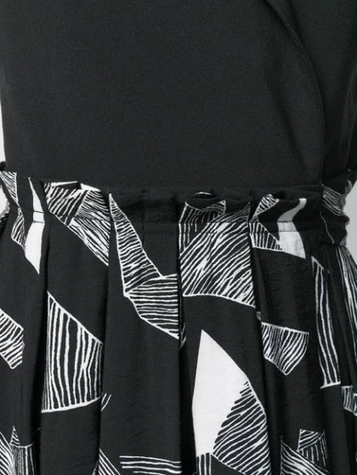 Shop Jovonna Ärmelloses Kleid Mit Print - Schwarz In Black