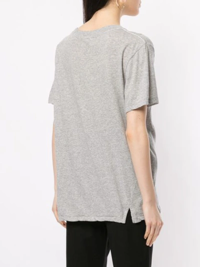 Shop Bassike T-shirt Mit Print - Grau In Grey