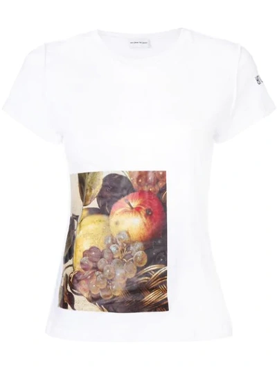 Shop Au Jour Le Jour Caravaggio T In White