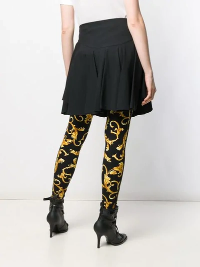 Shop Versace Leggings Mit Barockem Print - Schwarz In Black