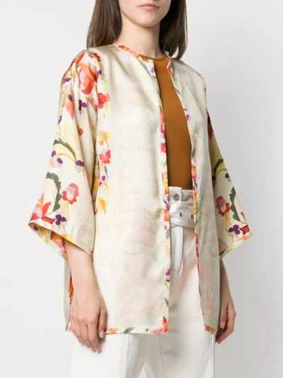 Shop Etro Geblümter Kimono In Neutrals