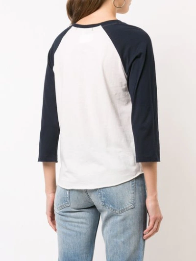 raglan sleeved T-shirt