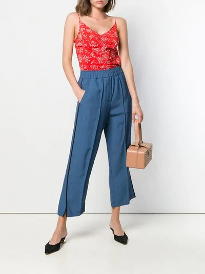 Shop Alysi Cropped-hose Mit Kontrasteinsatz - Blau In Blue