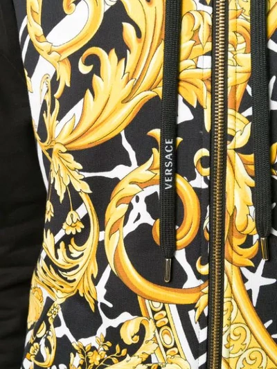 VERSACE PRINTED ZIP-FRONT HOODIE - 黑色