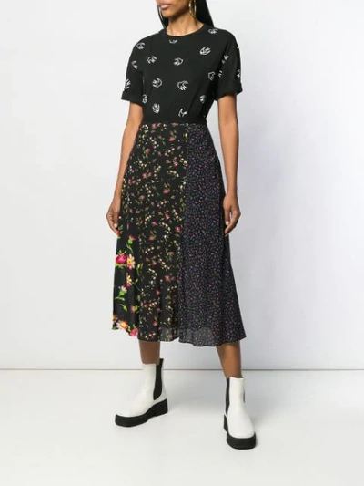 Shop Mcq By Alexander Mcqueen Swallow Embroidery T-shirt In Black