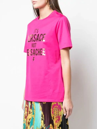 Shop Versace Versachee-print T-shirt In Pink
